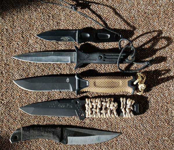 Bootknives and Pec-knives could be flatter