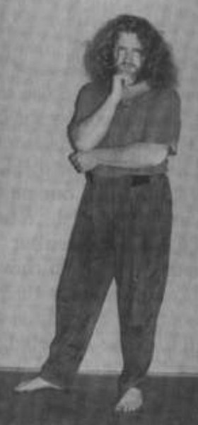 Erle Montaigue in casual peng hinge ready stance